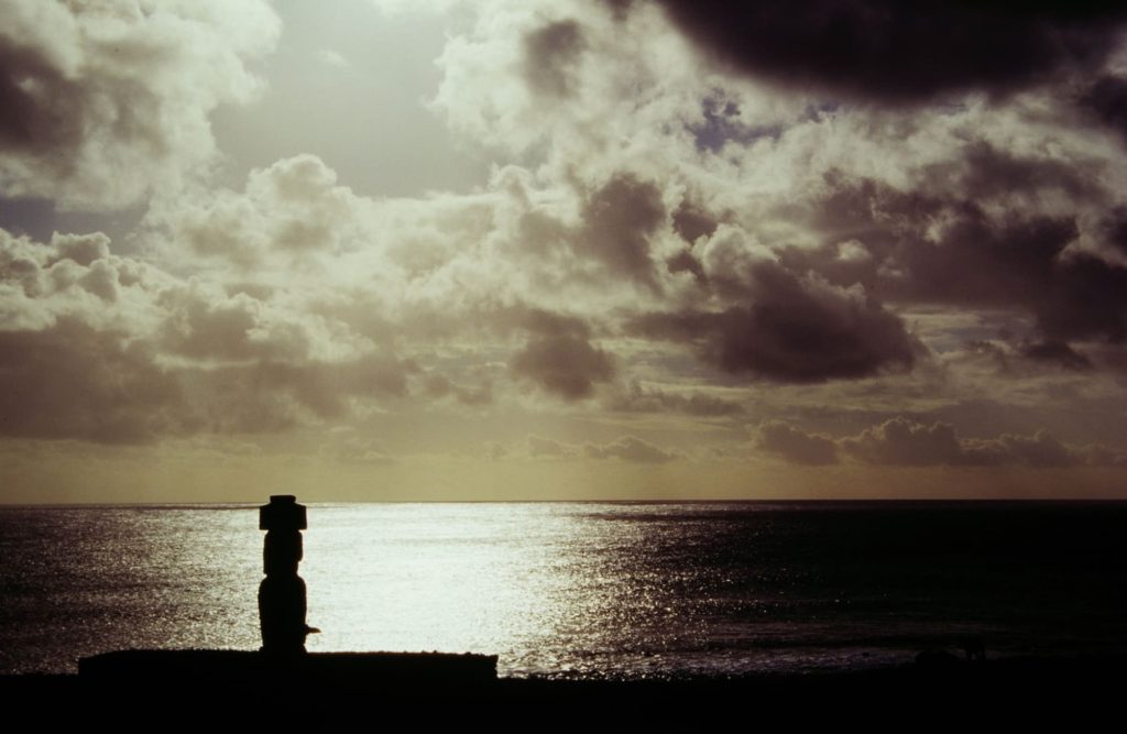 イースター島のモアイ像