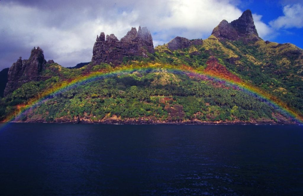 ヌクヒバ島と虹